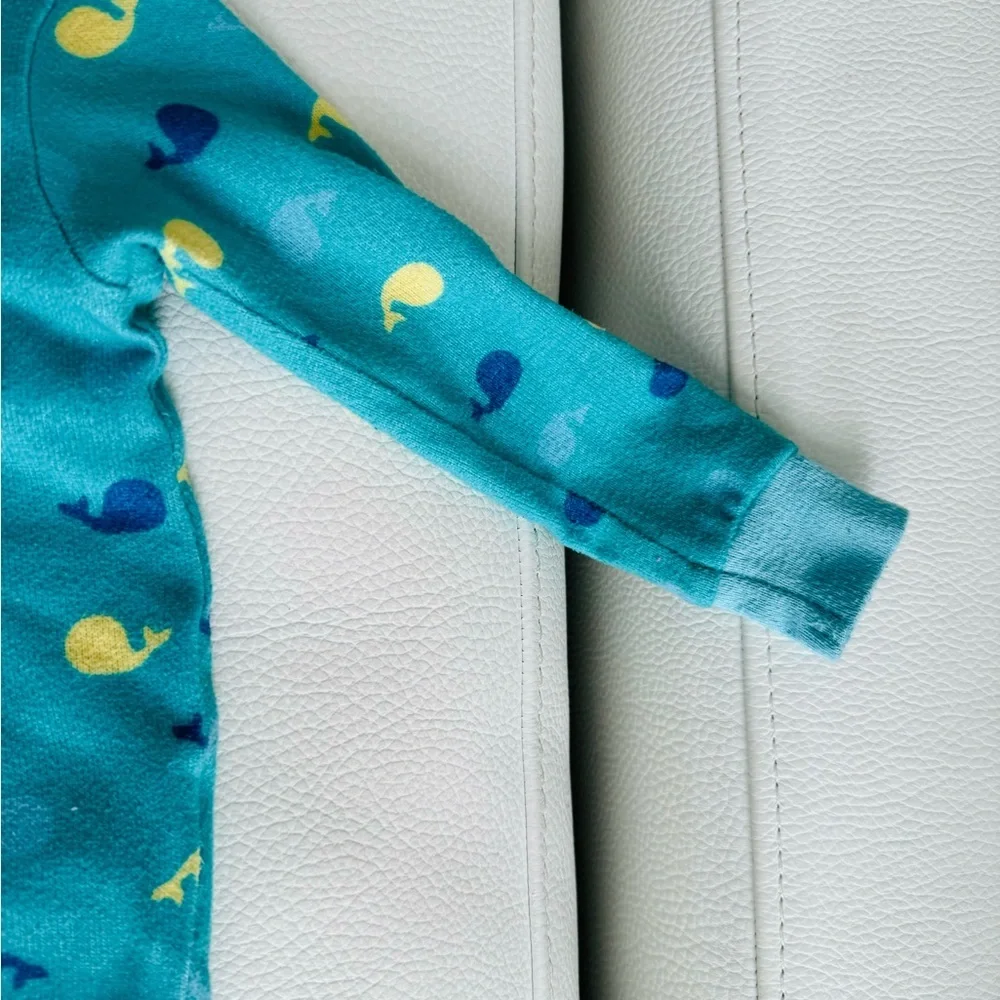 Kids Whale Print Pajamas Cocomelon pajama set for 12-18 months old snug fit GUC